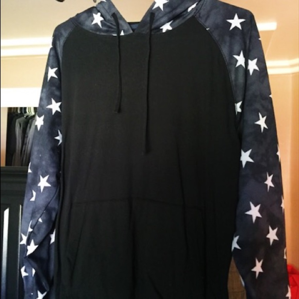 Lightweight Star Hoodie